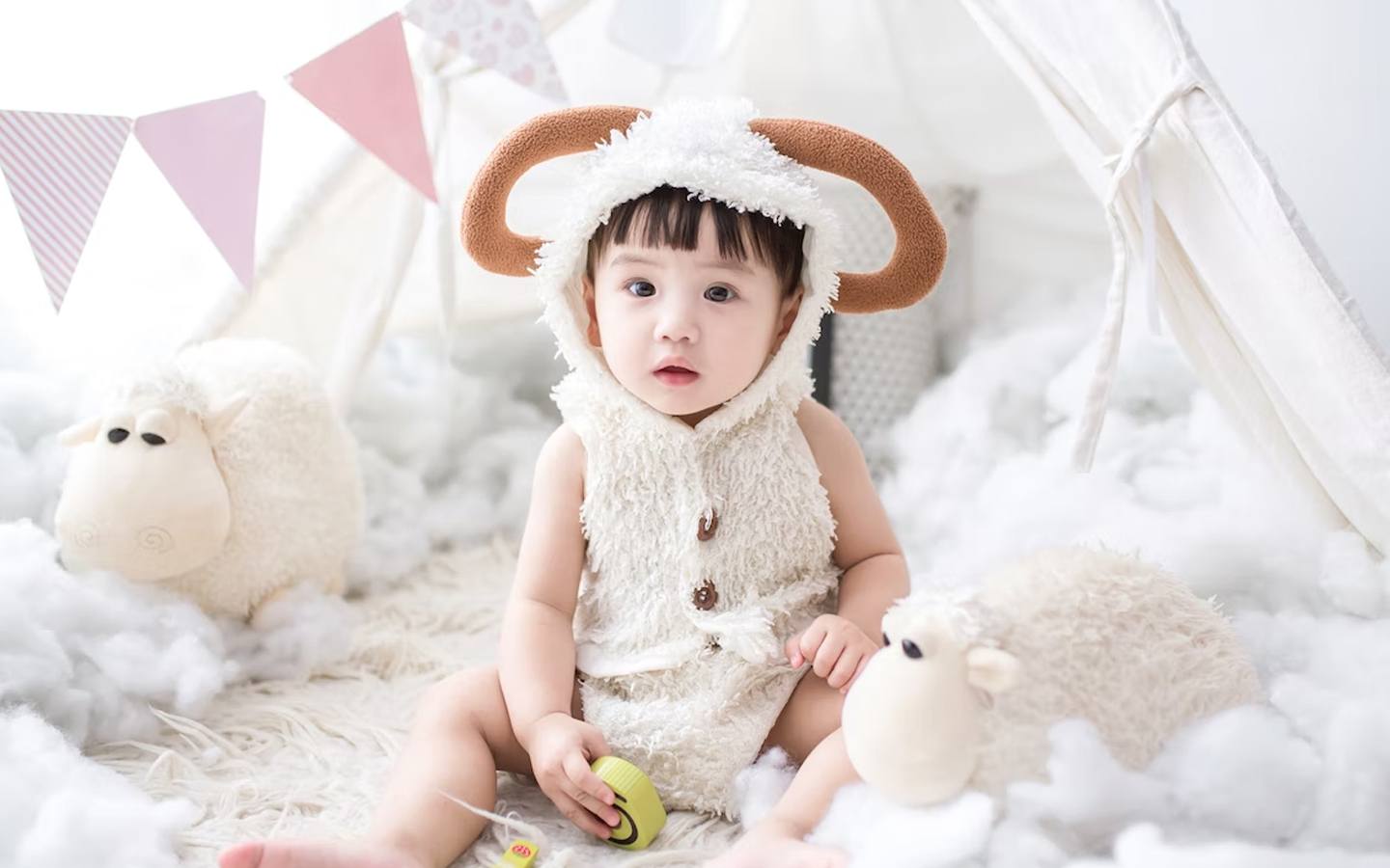 Top 10 tips for choosing baby clothing and accessories