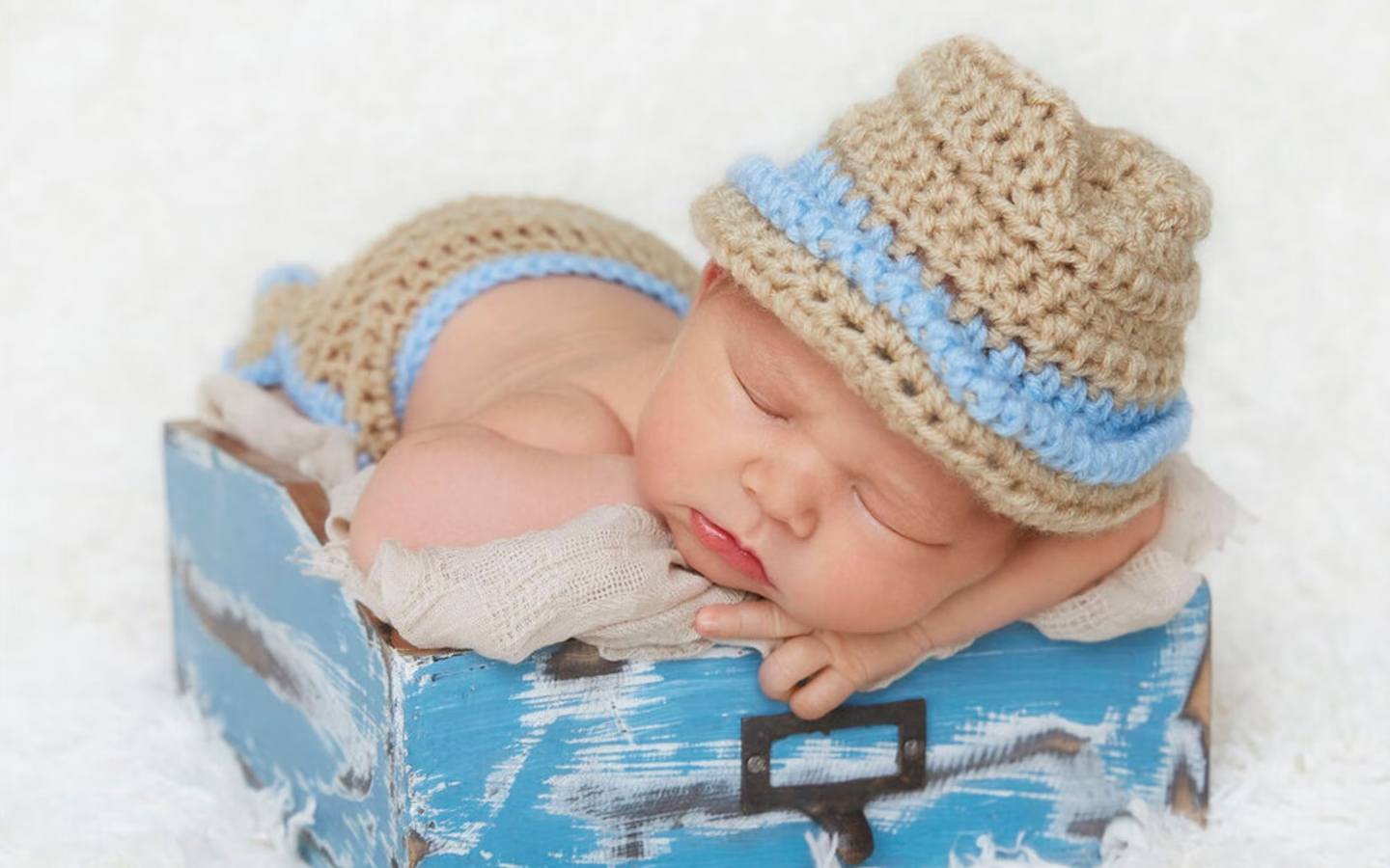 Top 10 tips for choosing baby clothing and accessories